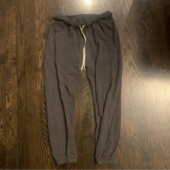 Lululemon Size 4 Joggers - Picture 1 of 9